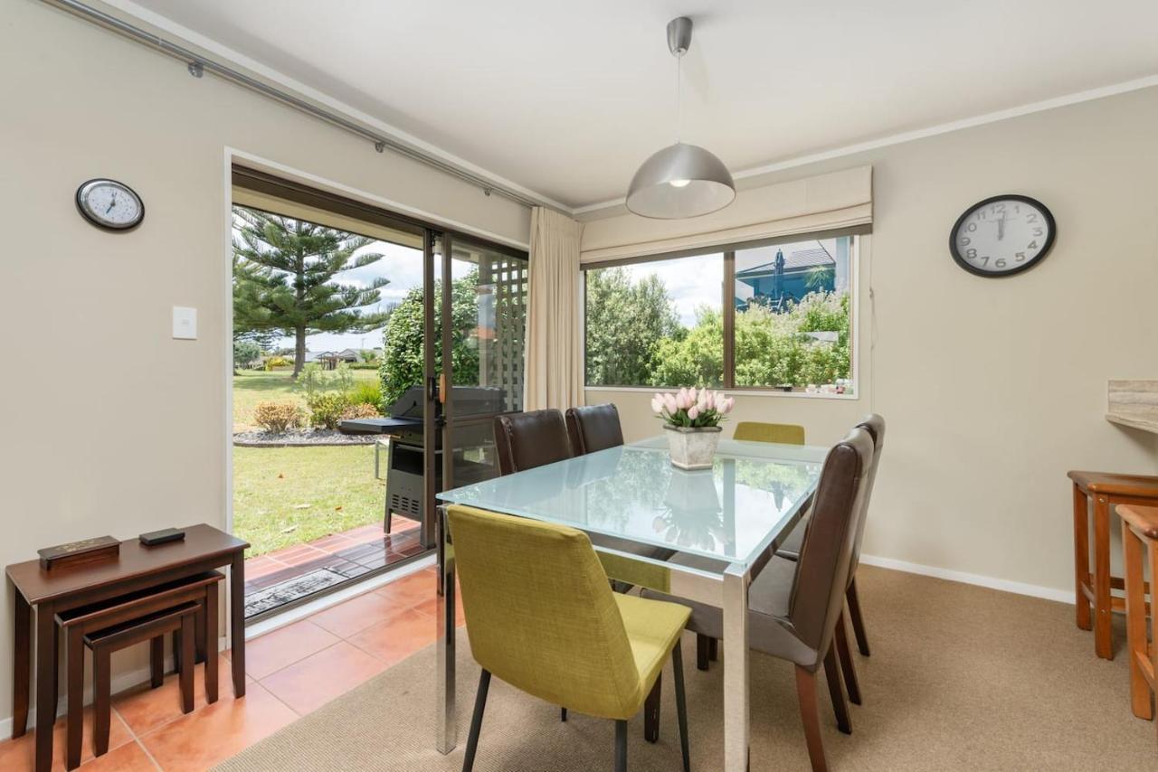 Villa Golfers Delight In Quiet Cul De Sac Mount Maunganui Exterior foto